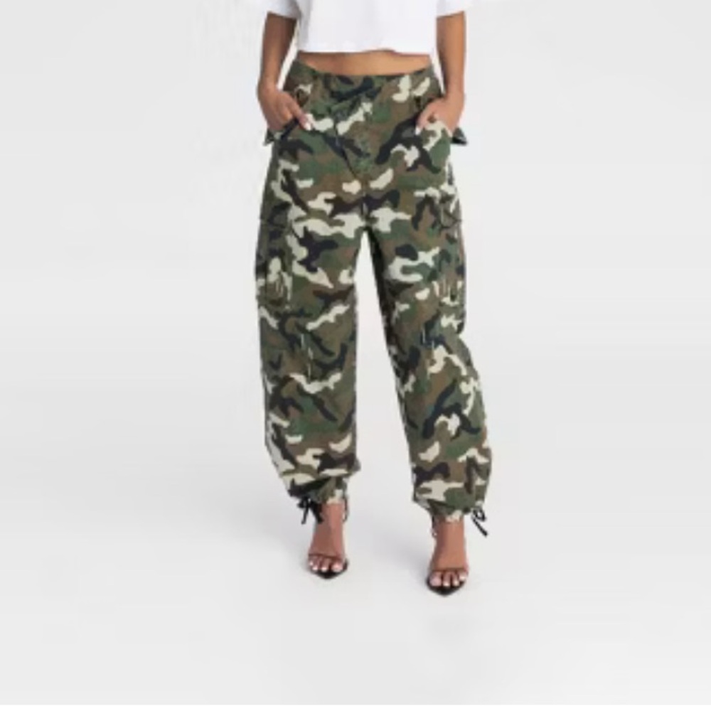 KBB by Kahlana Women's Camo Cargo Jogger Pants - Green Camo